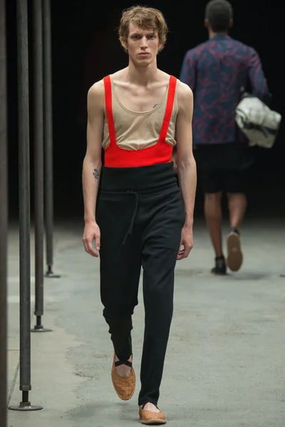 Look 28